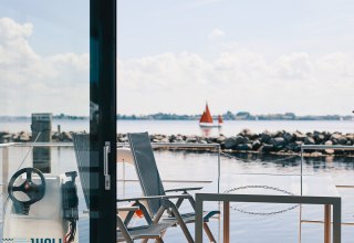 Houseboat with water view, © Lars Franzen