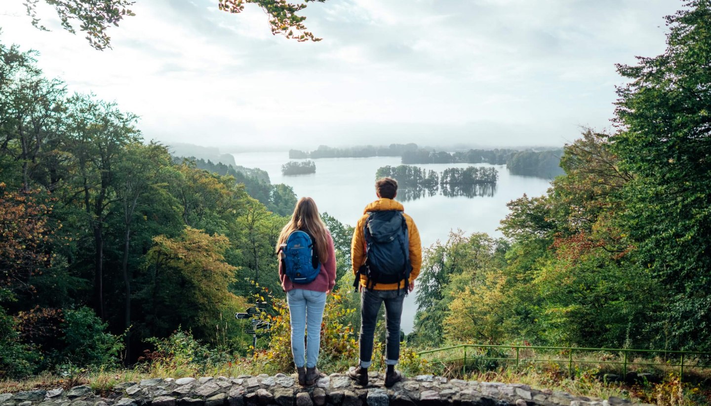 Hiking on the nature park trail at the Reiherberg viewpoint