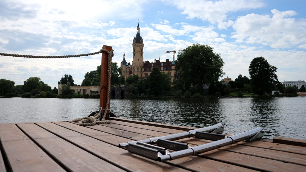 Marvel at the magnificent Schwerin Castle from the water side, © TMV/S. H. Witzel