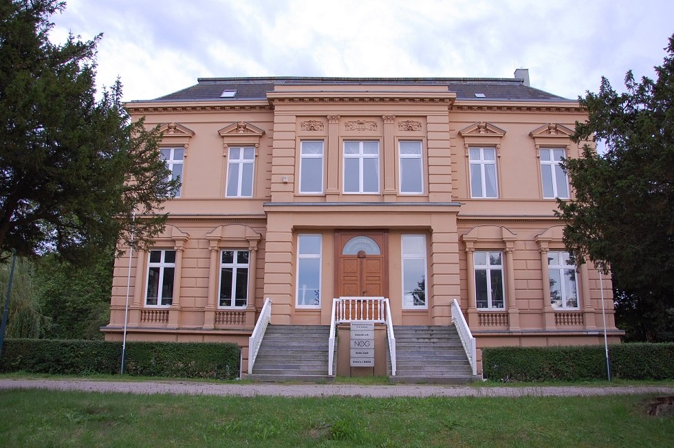 The former manor house is now an educational institution., © Gabriele Skorupski