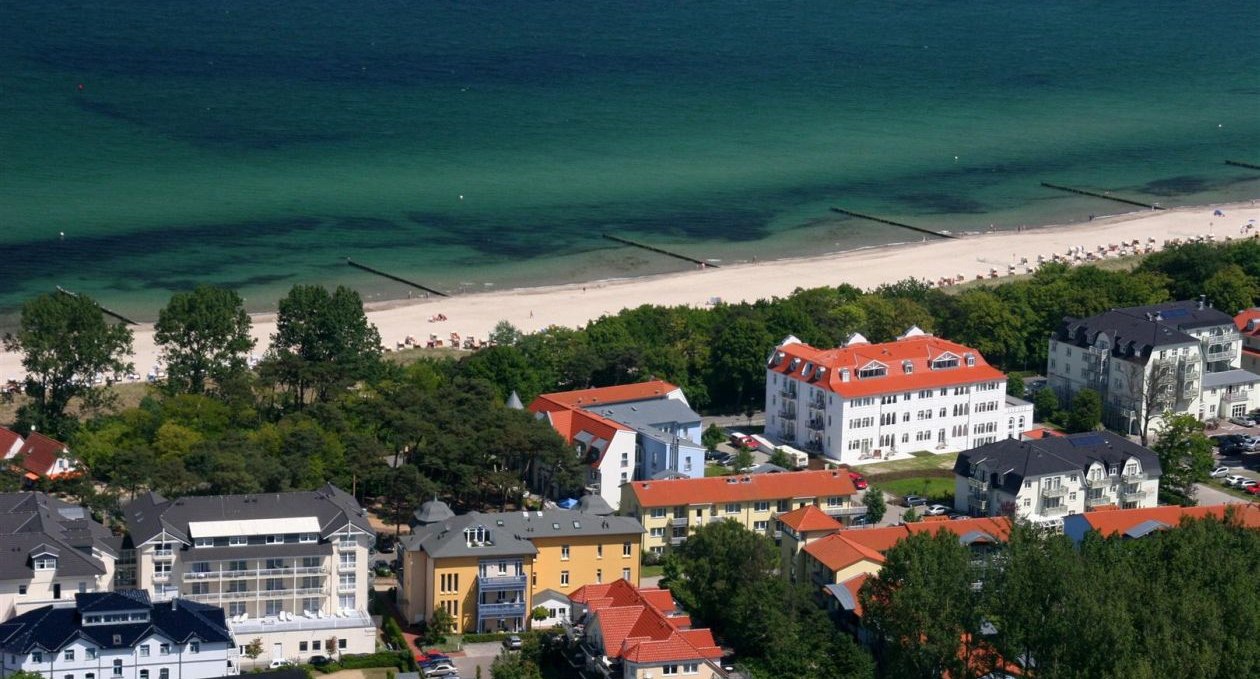 Aerial view Am Weststrand Aparthotel Kühlungsborn, © Am Weststrand Aparthotel Kühlungsborn