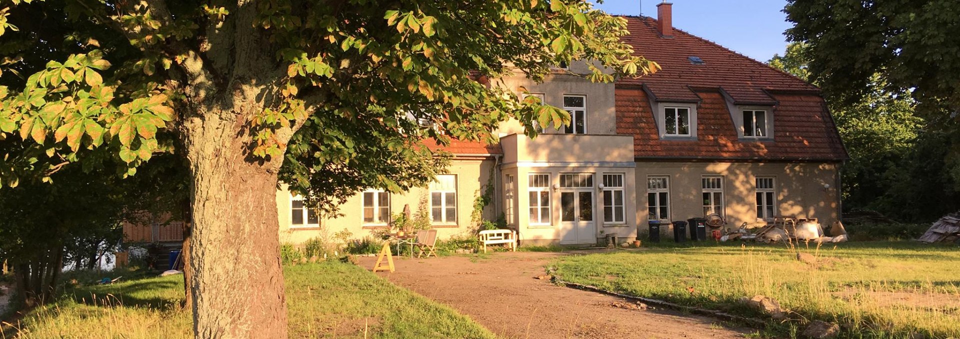 Woserin manor house in the evening light, © Sabine Puschmann