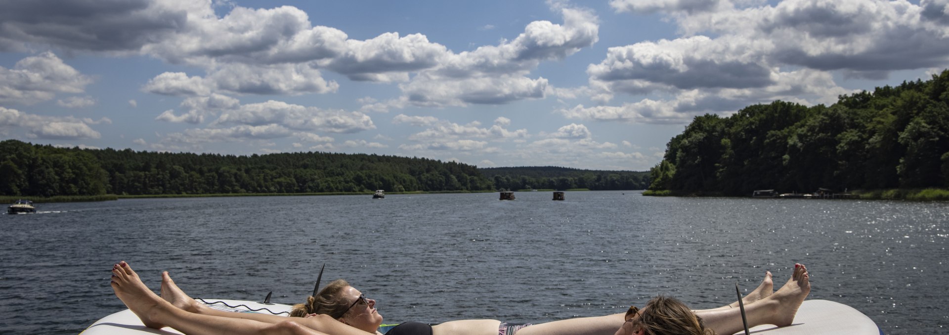 Active or relaxing - houseboat vacation is both!, © Holger Leue