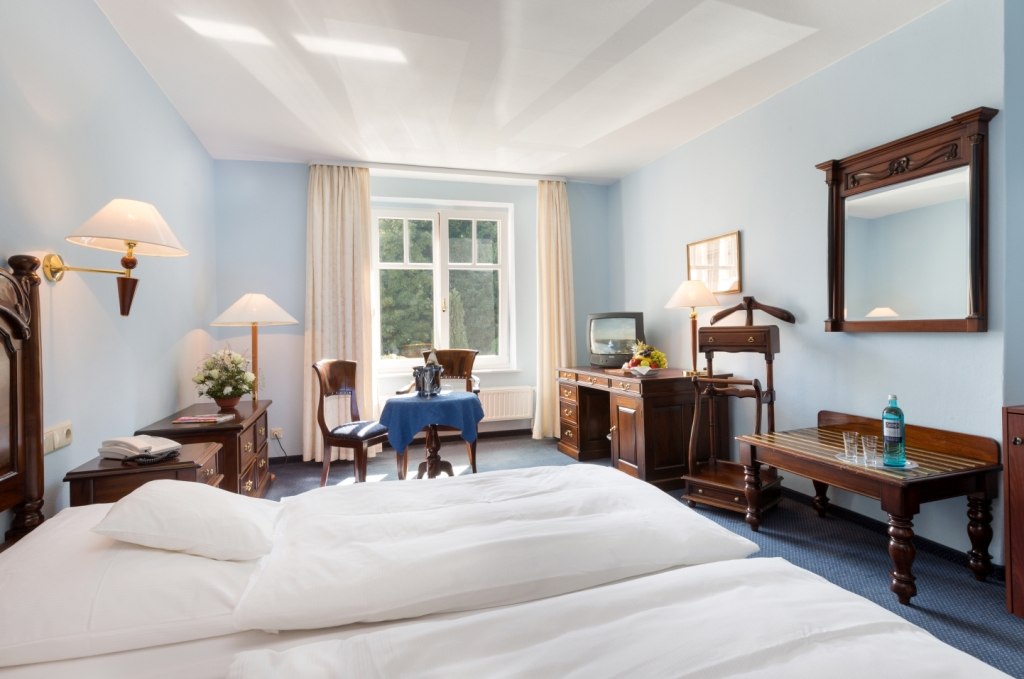 Double room standard, © Schlosshotel