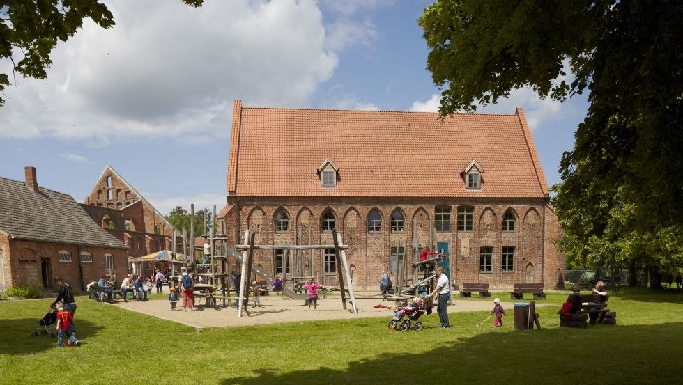 Grain house with playground and garden area, © Tourist-Information Bad Doberan-Heiligendamm