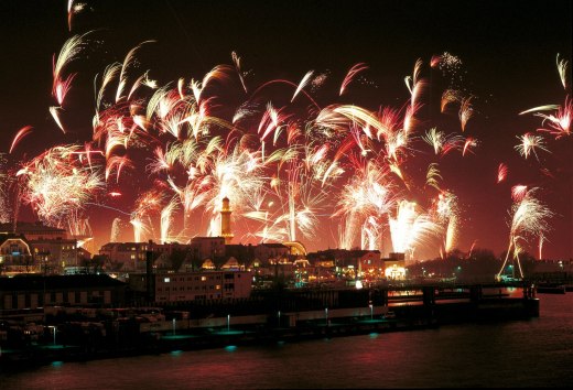 New Year's Eve fireworks over the seaside resort Warnemünde, © TMV/Neumann