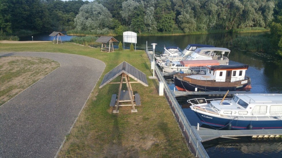 Jetty at the branch canal, © Lübzer Bootspension