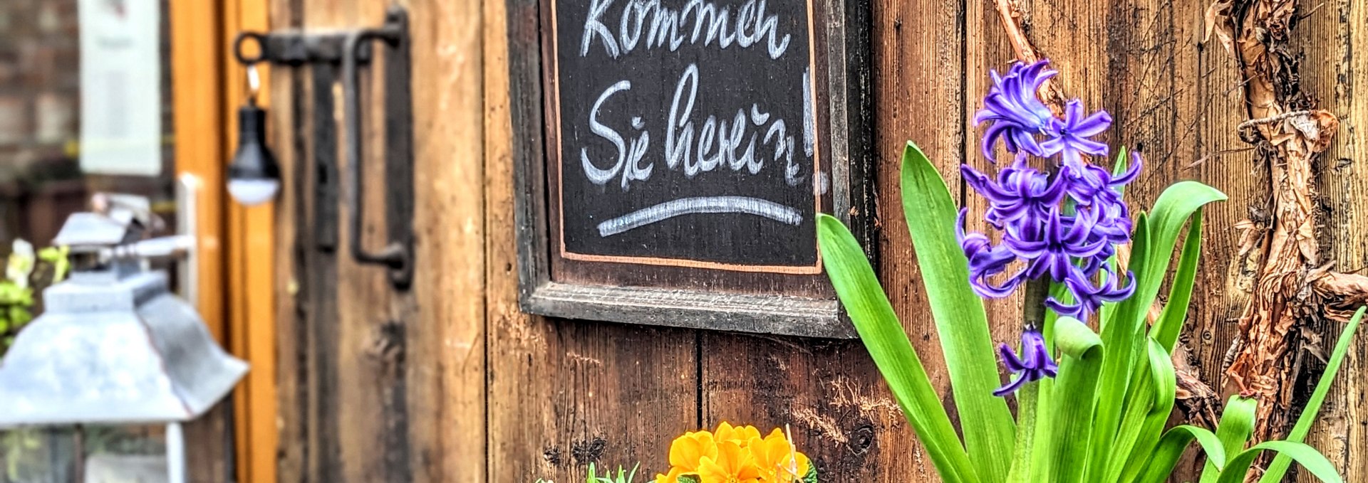 Exterior sign - Weinhaus im Hof, © Leopold Höglinger