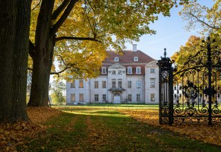 Autumn at Ivenack Castle, © DOMUSImages