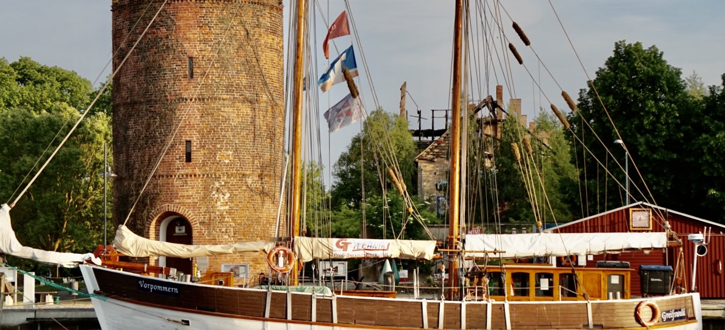 "Vorpommern" in front of the Fangenturm in Greifswald, © GMG/Gudrun Krüger