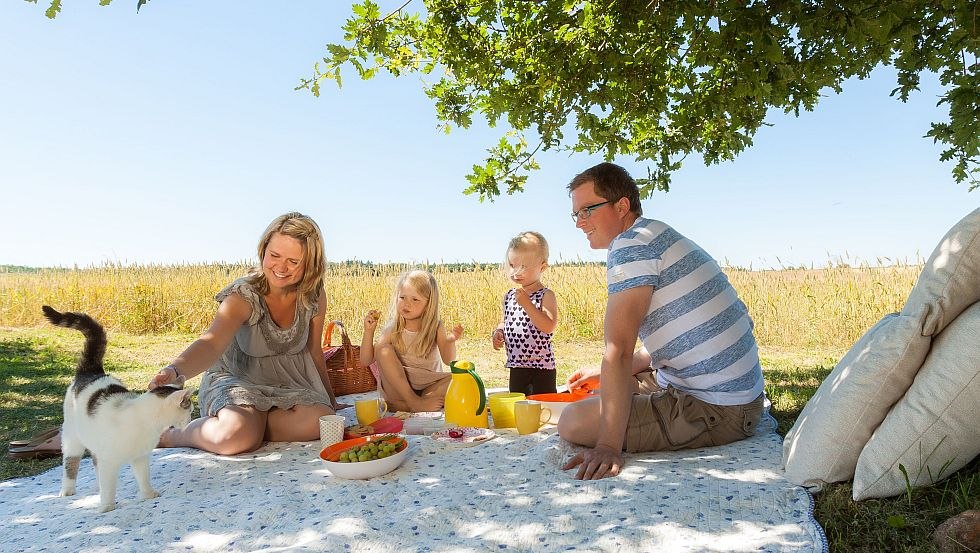 Family time out in unspoiled nature, © VMO/Alexander Rudolph