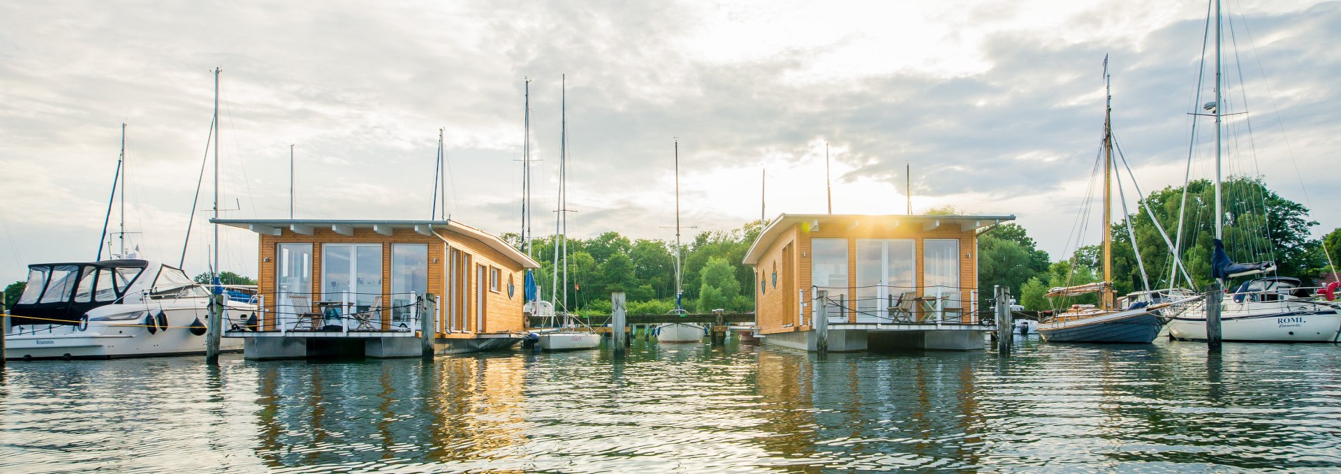 Houseboats in the natural harbor of Krummin, © Naturhafen-Krummin GmbH
