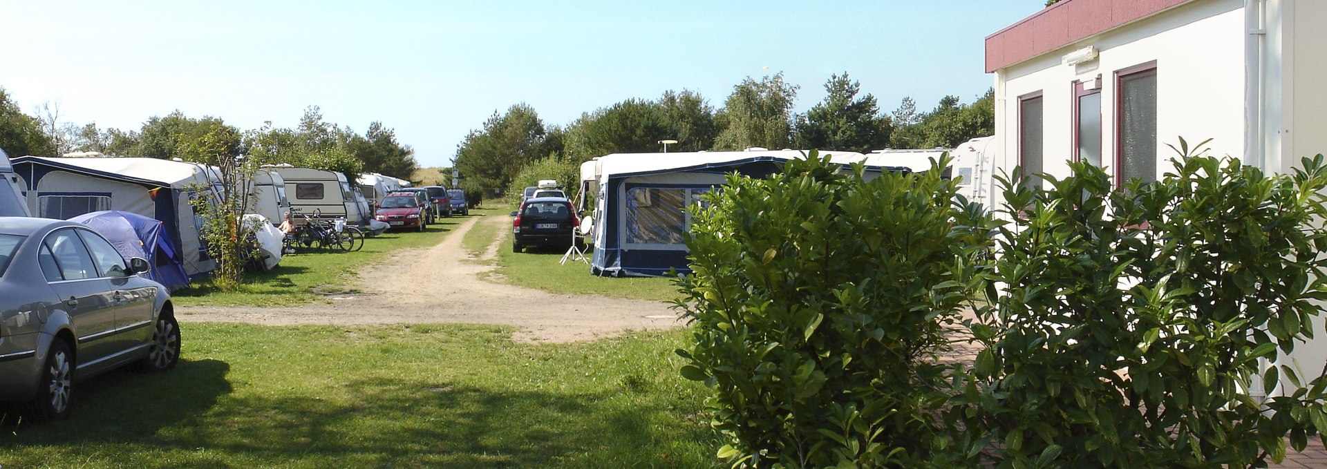 View over the campsite to the beach entrance, © Camping in Neuhaus