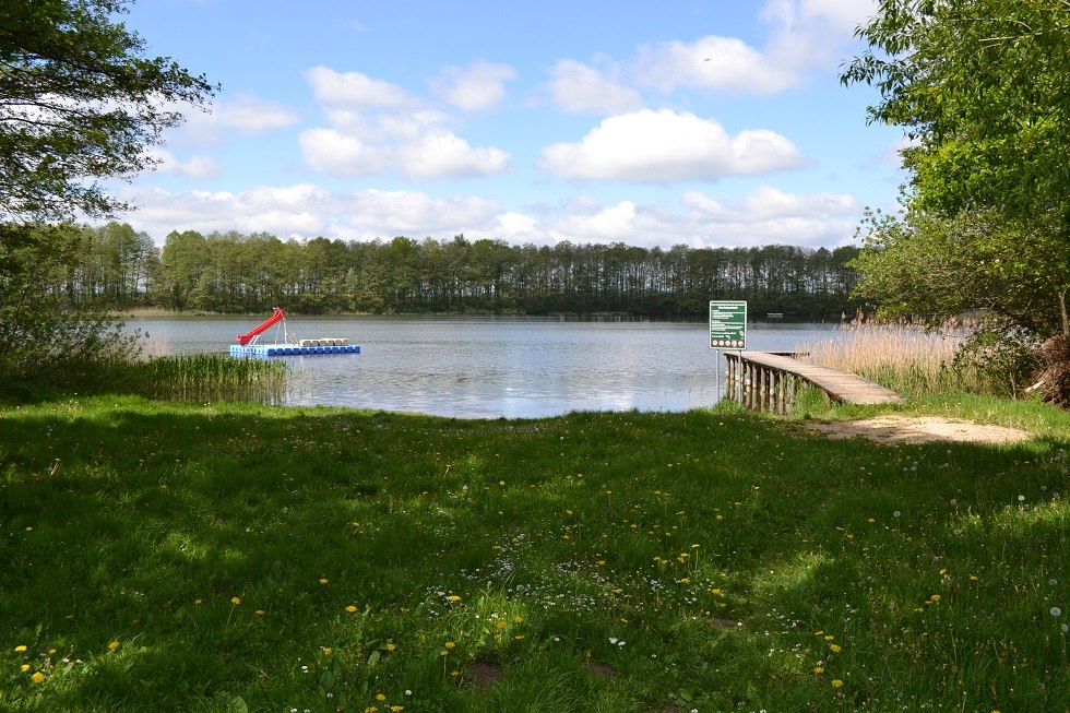 View of the lake with beach, jetty and sunbathing area, © Lutz Werner