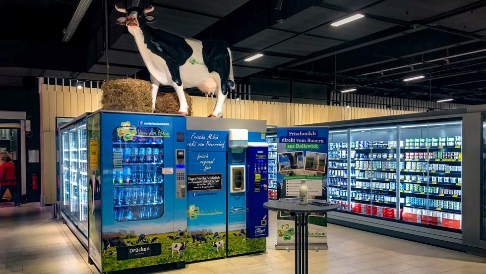 Milk vending machine EDEKA Center, © van der Ham Bollewick