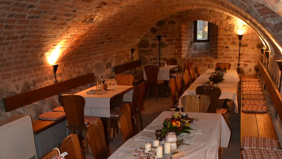 Historic vaulted cellar of the moated castle, © Wasserburg Liepen