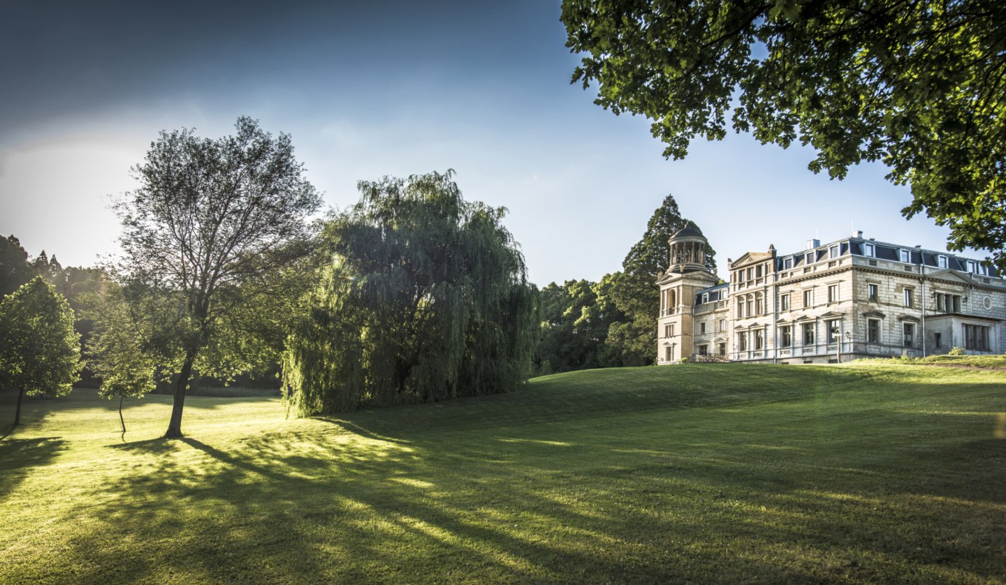 Kaarz Castle and Park with plenty of open space, © Schloss Kaarz / Stefan von Stengel