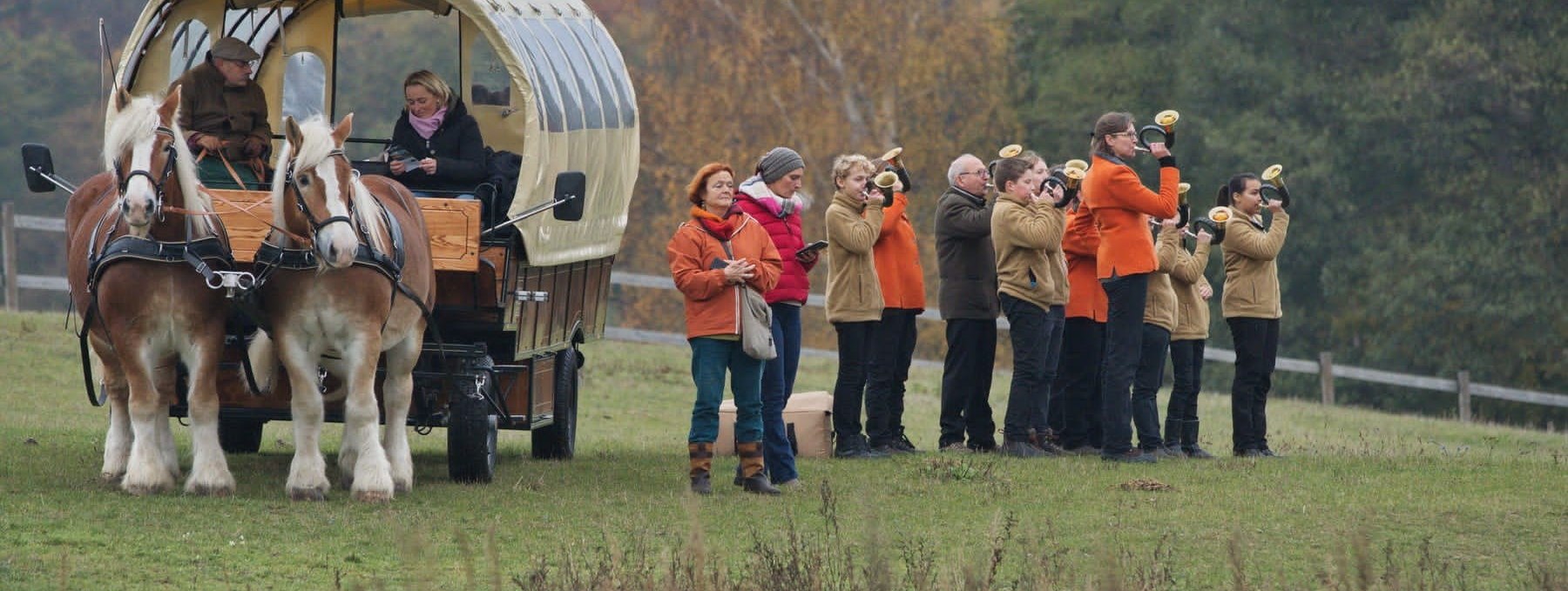 Hunting horn players accompany the fall hunt, © Klaus-Dieter Baumgart