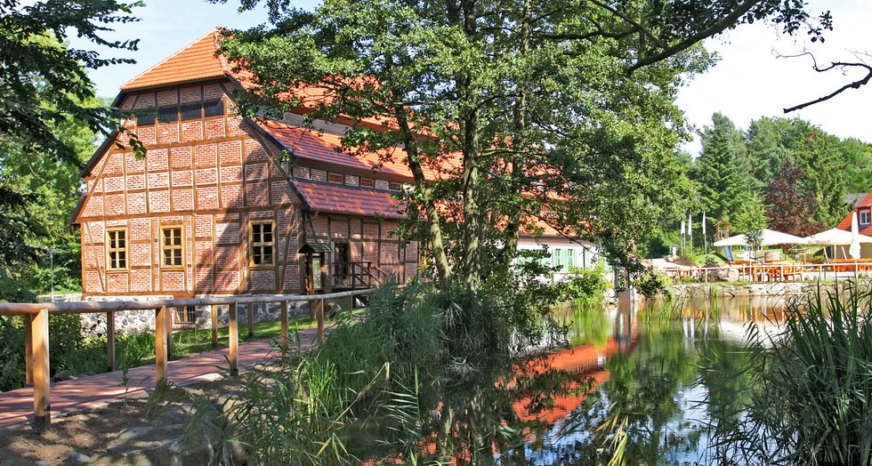 The mill ensemble: watermill, residential building, ballroom, © Vincent Leifer