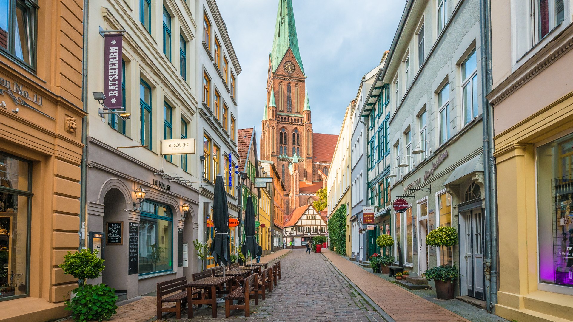 Through the alleys of Schwerin, © Anibal Trejo