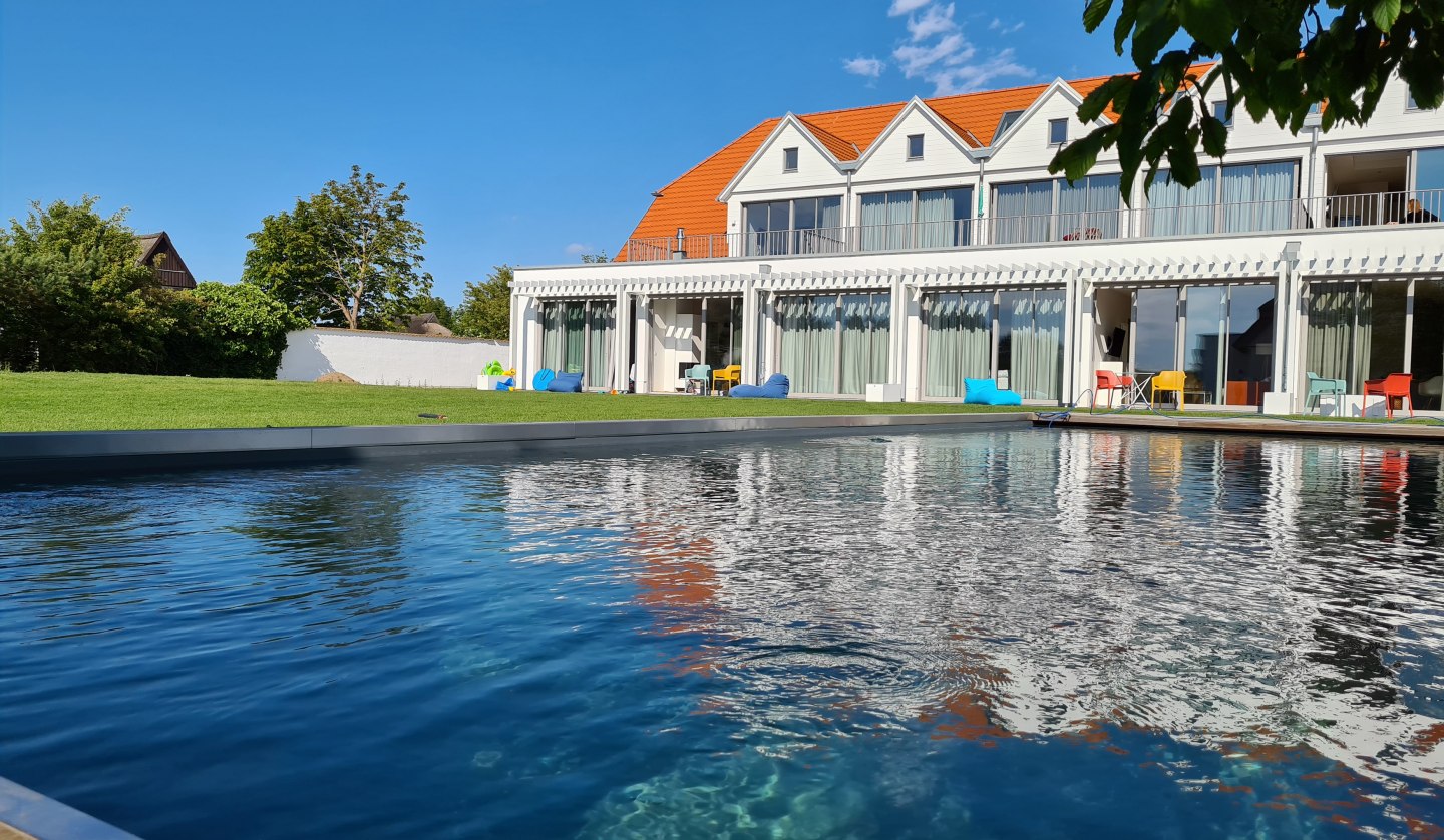 Bio Pool with outside view, © Hiddenseezimmer