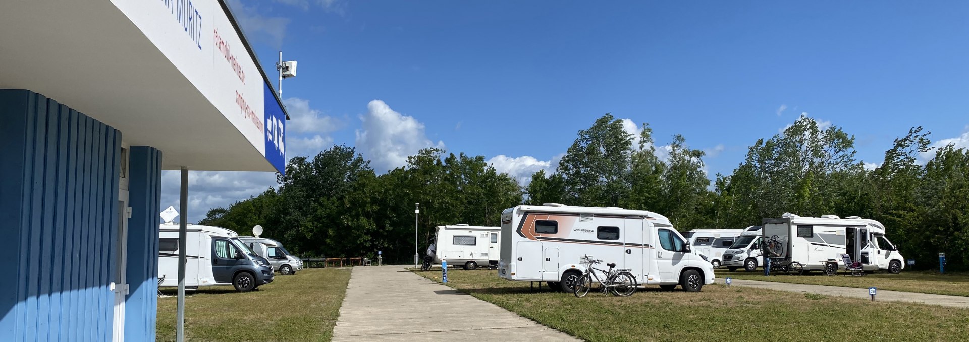 Motorhome parking at the marina, © KUHNLE-TOURS