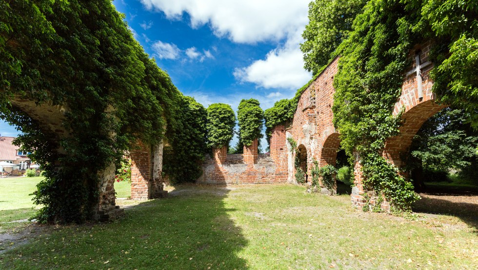 Hidden lies the ruin of the monastery church in Himmelpfort, © TMB-Fotoarchiv/Steffen Lehmann