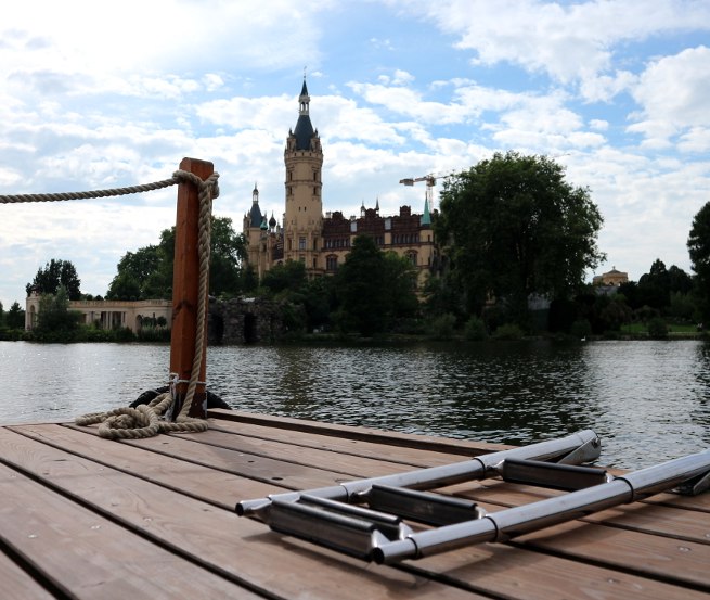 Marvel at the magnificent Schwerin Castle from the water side, © TMV/S. H. Witzel