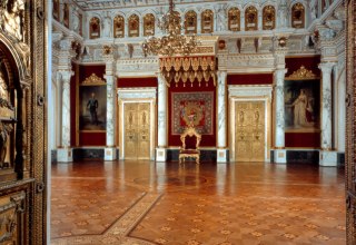 View of the Grand Duke's throne room in the living and state apartments of Schwerin Castle Museum, © Lothar Steiner © Staatliches Museum Schwerin