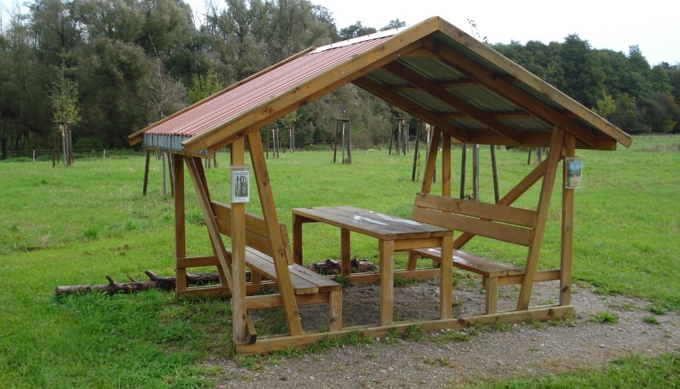 Seating group at the Gruel nature reserve station, © Hardo Wanke