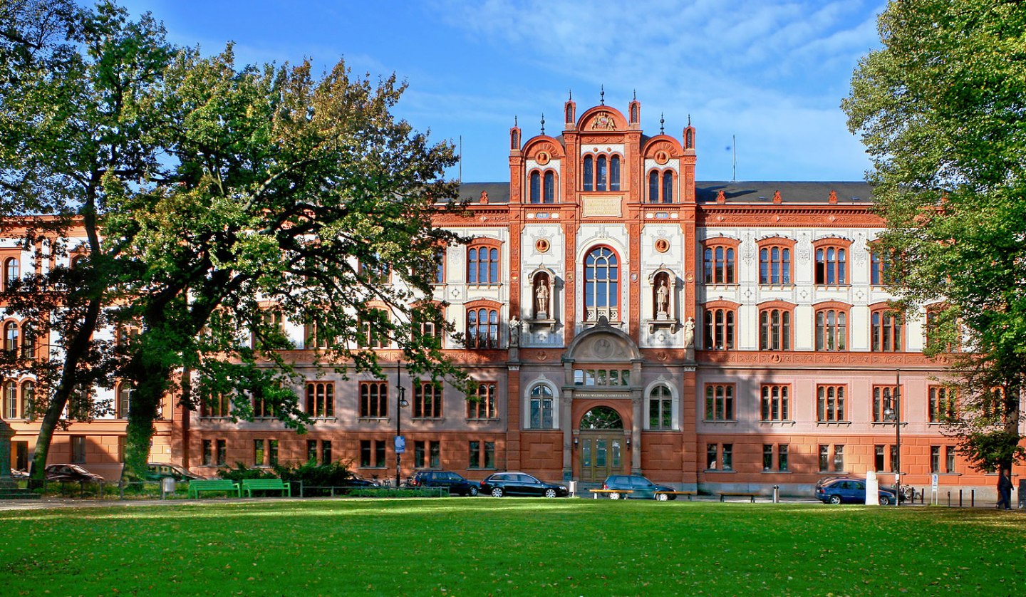 Lecture venue Main building of the University of Rostock at Universitätsplatz, © ITMZ der Universität Rostock