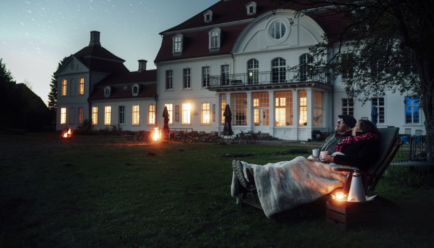 Warm blankets, a glass of wine and millions of stars - that's romance at Vietgest Castle, © TMV/Petermann