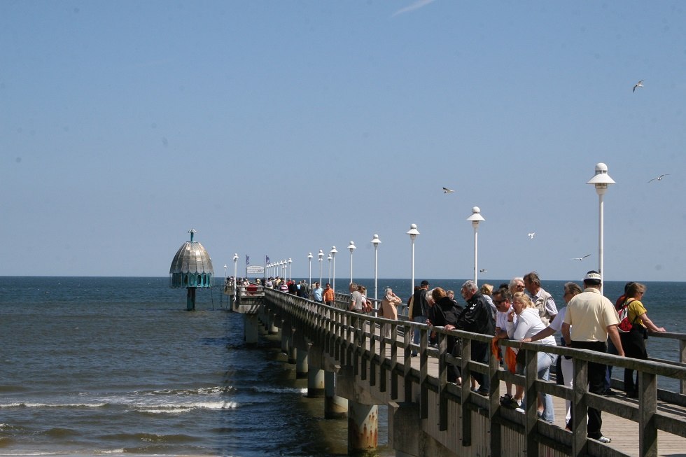 Diving gondola at the Zinnowitz pier, © Sabrina Wittkopf-Schade