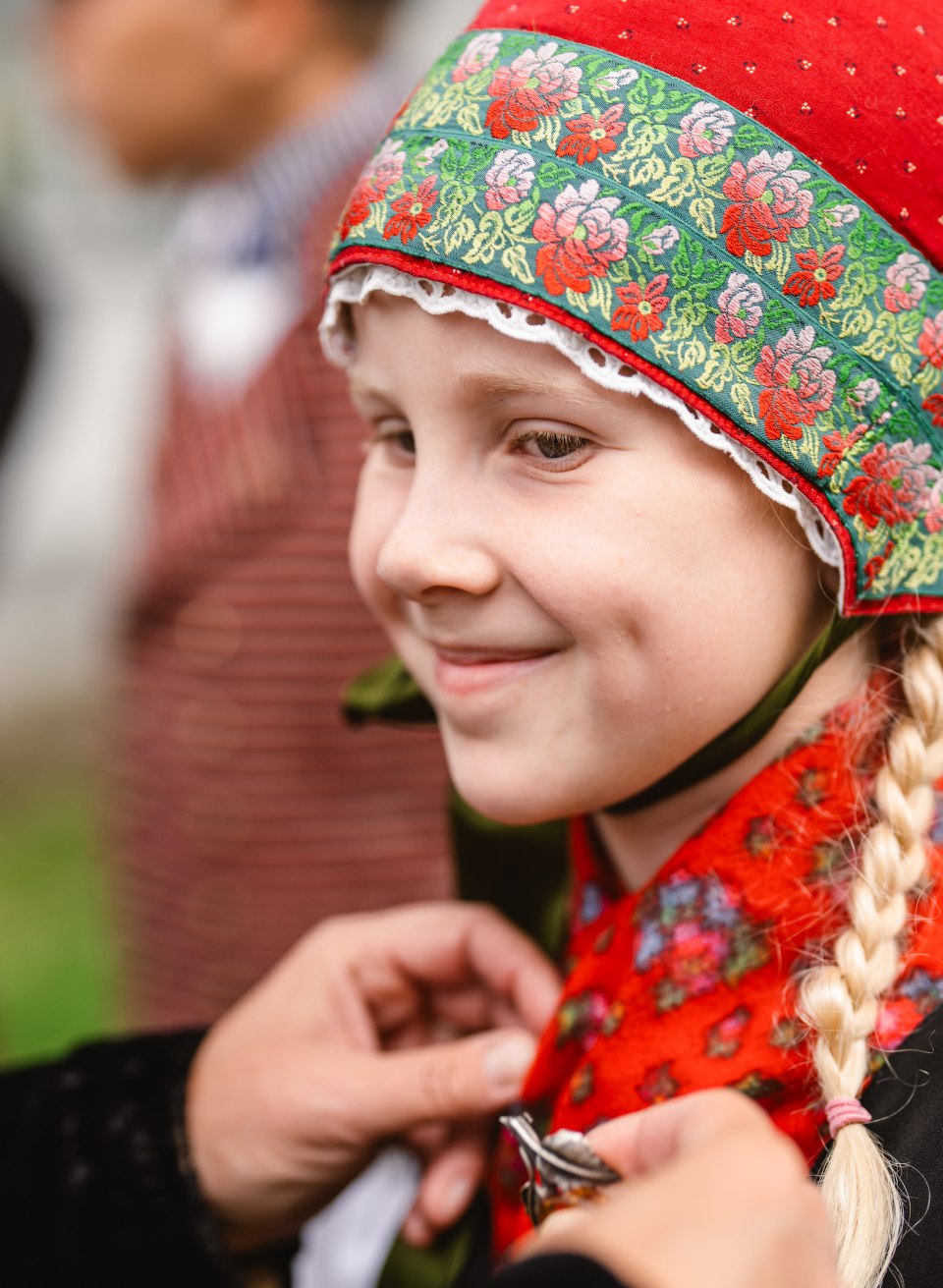 Even the youngest Mönchgut children are familiarized with the traditional costumes of their ancestors in the children's costume group., © TMV/Gross