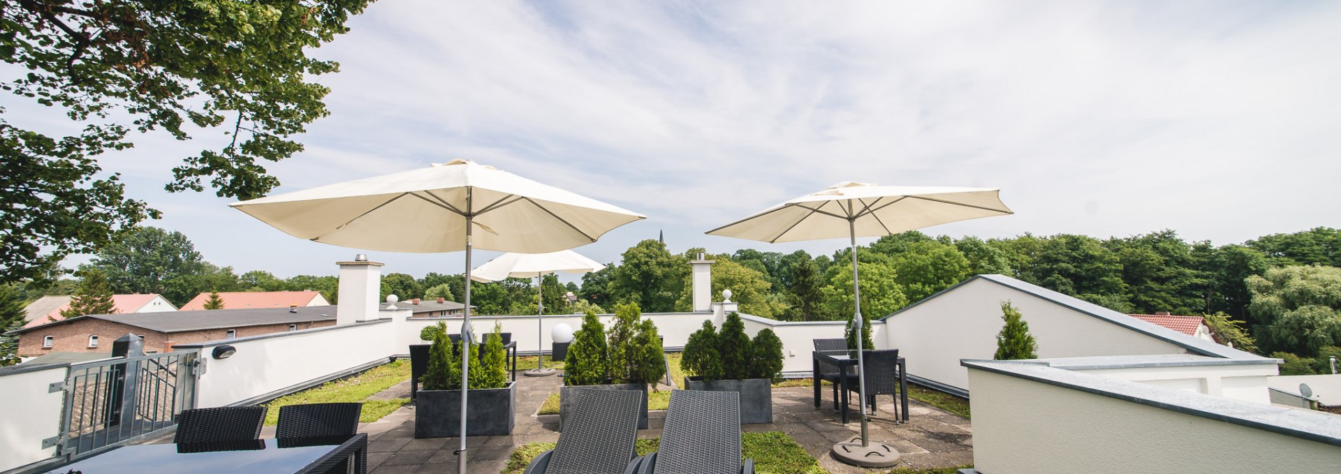 The roof terrace of the Krummin manor house offers a unique view over the village and is available to all guests all year round., © Gutshaus Krummin / Matthias Friel