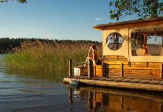 What could be better than enjoying a sunbath on the raft, © TMV/Myroad