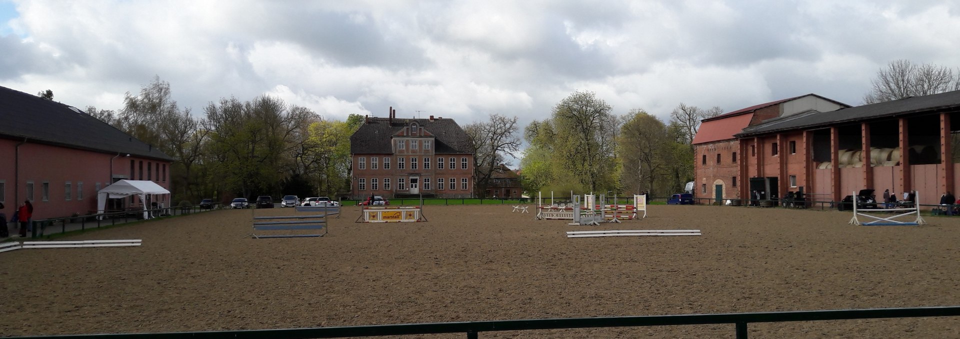 Riding facility around the manor house Reez, © Sphinx ET