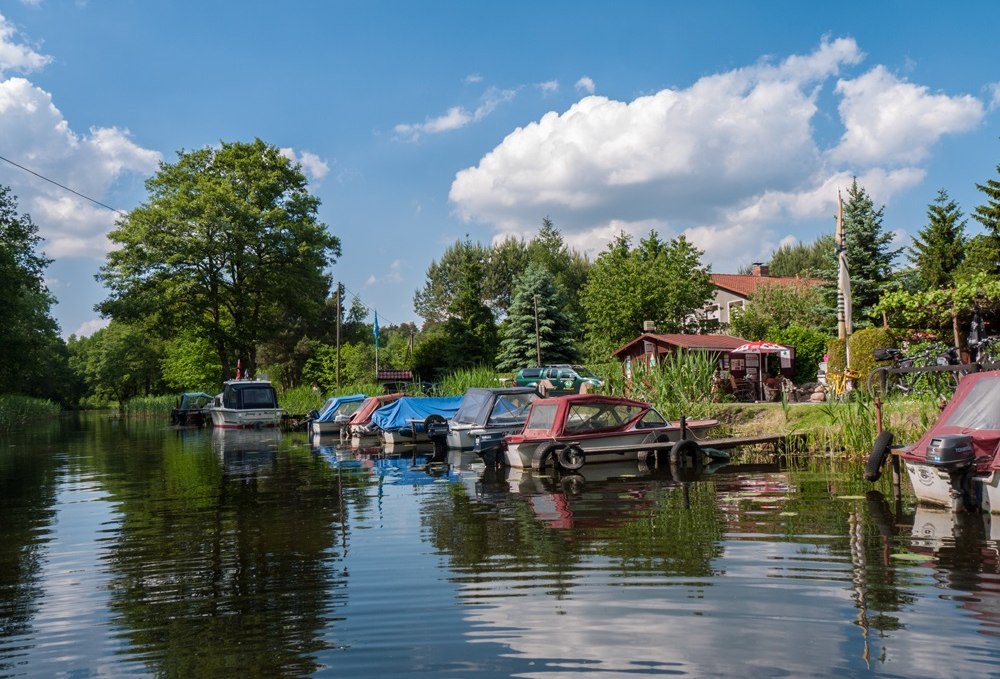 View from the Ziegeleikanal to the camping site at the Wiesengrund, © Campingplatz am Wiesengrund