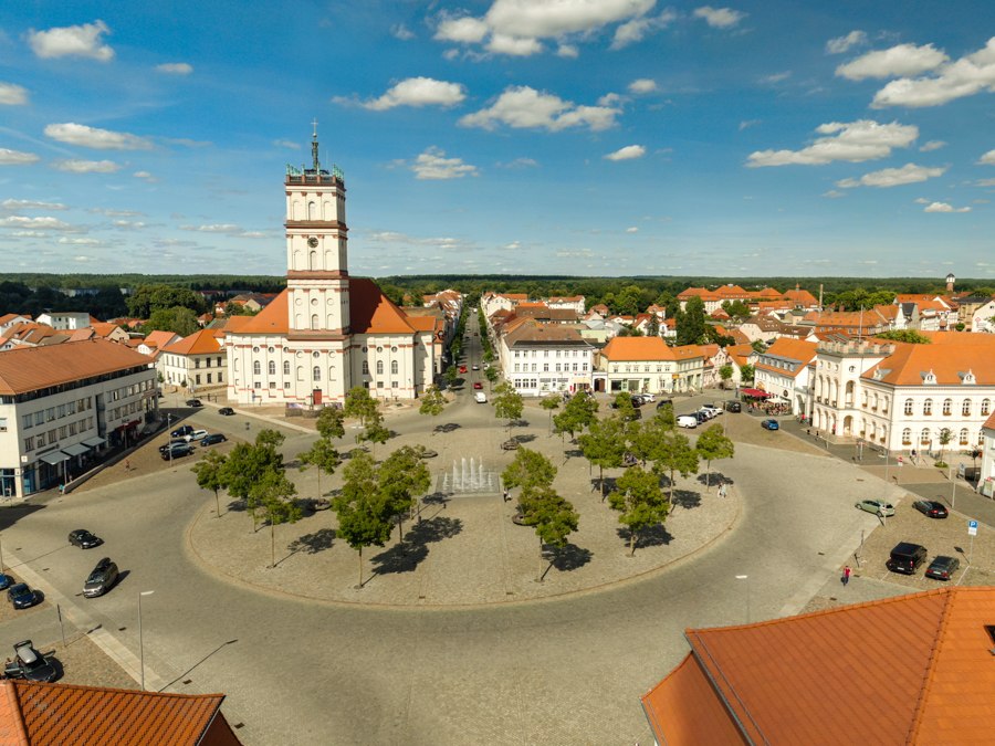 Market place with town church, © Stadt Neustrelitz/Sebastian Haerter