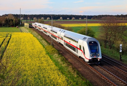 Passing a rapeseed field - Intercity 2 of DB Fernverkehr, © Deutsche Bahn AG / Georg Wagner