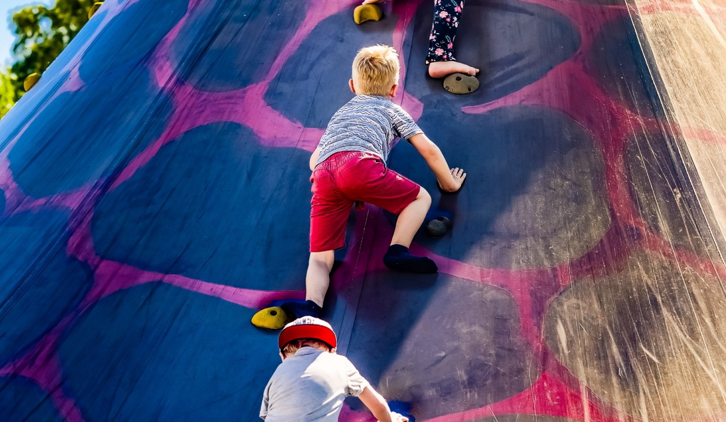 Kinderland Trassenheide climb the volcano, © Kinderland Trassenheide/ B. Eske