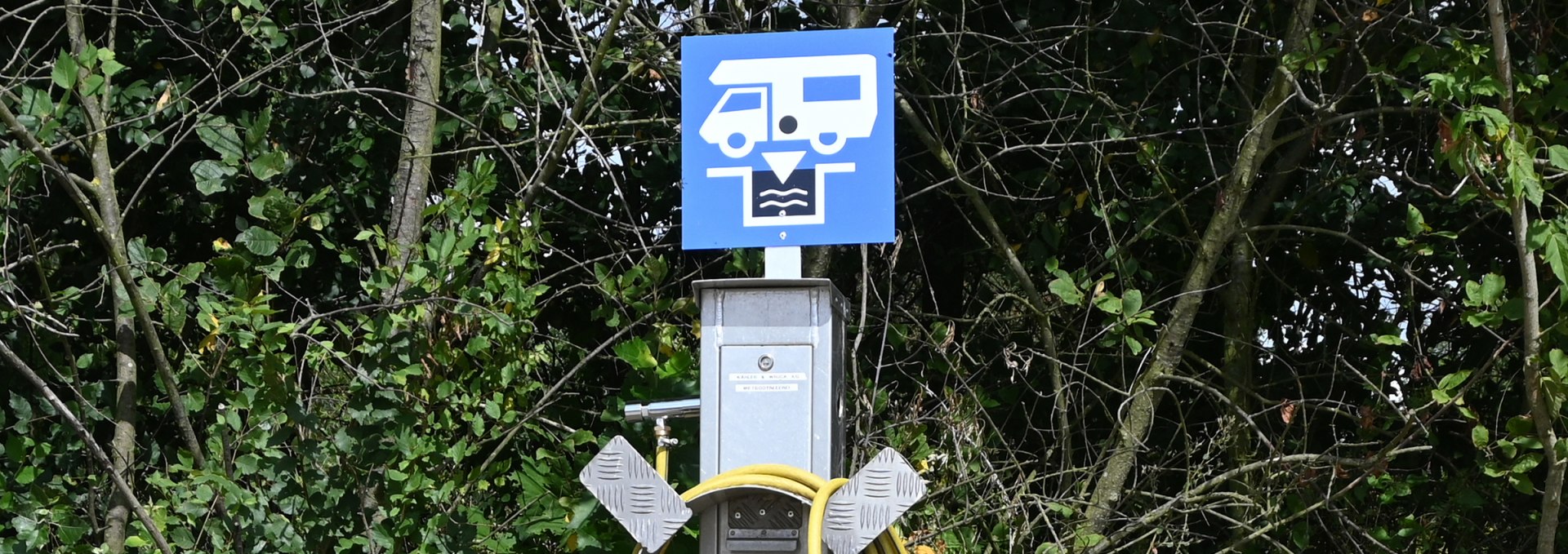 Convenient disposal and water refilling in the motorhome marina Müritz, © KUHNLE-TOURS