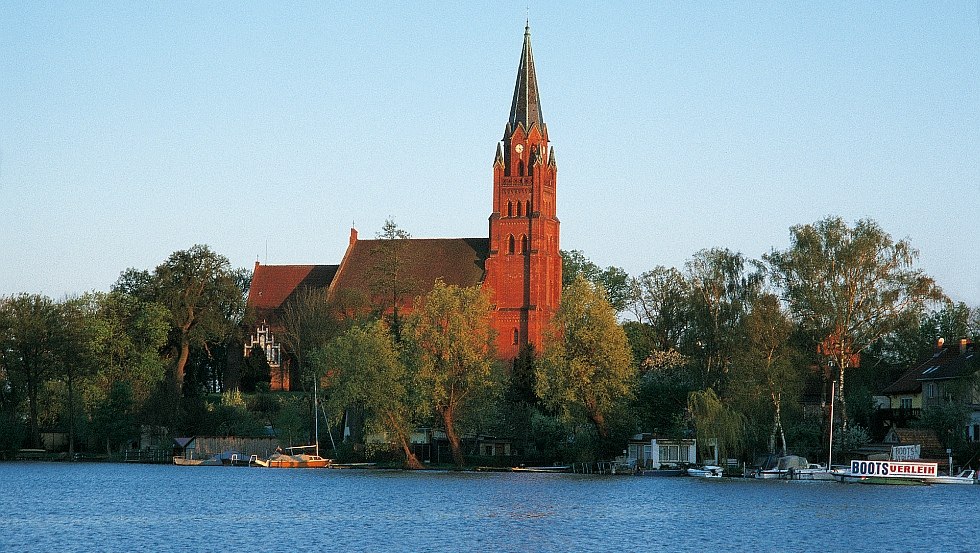 View from the Müritz to the St. Marien church in Röbel/Müritz, © TMV/Krüger