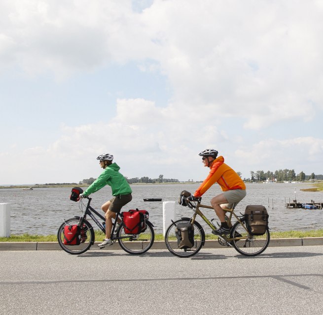 Cycling with sea view on the island of Rügen Ummanz, © TMV/outdoor-visions.com