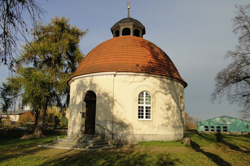 Dolgen church, © von Niteshift (Diskussion) (photo taken by myself) [CC-BY-SA-3.0 (http://creativecommons.org/licenses/by-sa/3.0)], via Wikimedia Commons