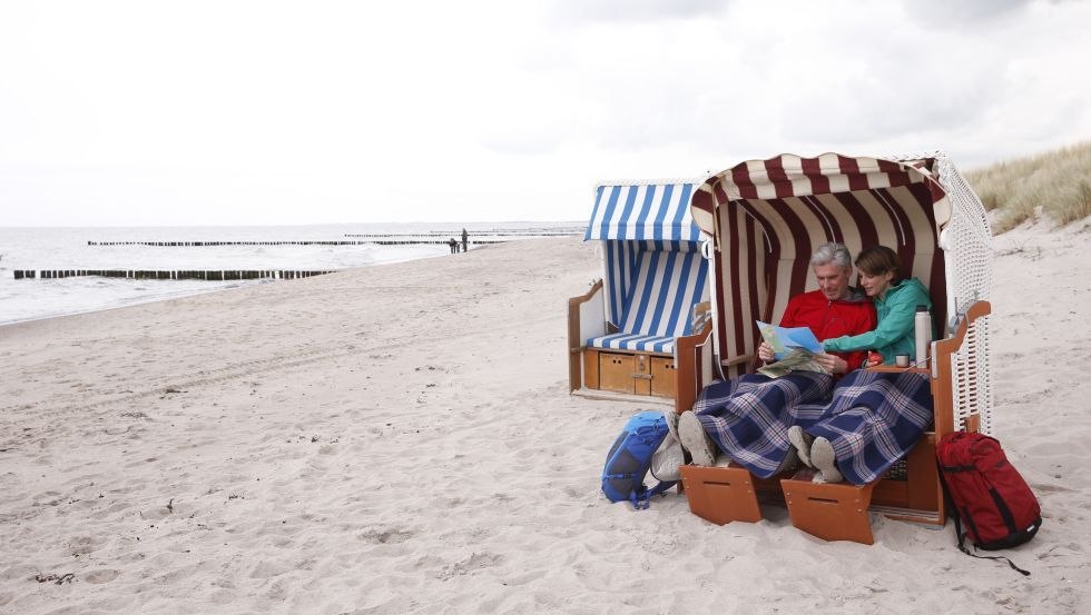 Hiker resting in beach chair, © TMV/outdoor-visions.com