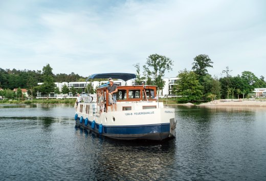 Mooring your houseboat in the Maremüritz marina