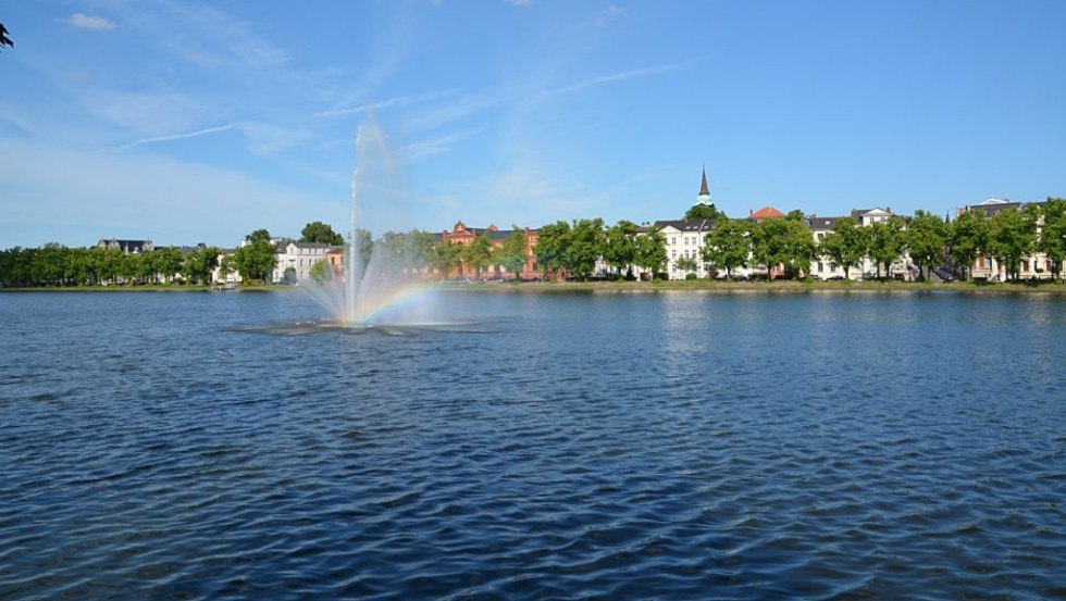 The fountain at the Pfaffenteich in the old town of Schwerin, © Tourismusverband Mecklenburg-Schwerin