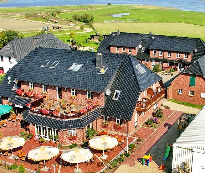 View of the experience farm Kliewe on the Rügen island Ummanz, © Erlebnis-Bauernhof Kliewe/Susanne Kliewe