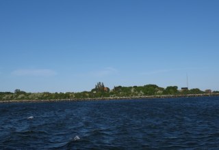 Seaside view of the island with the biological station, © TMV